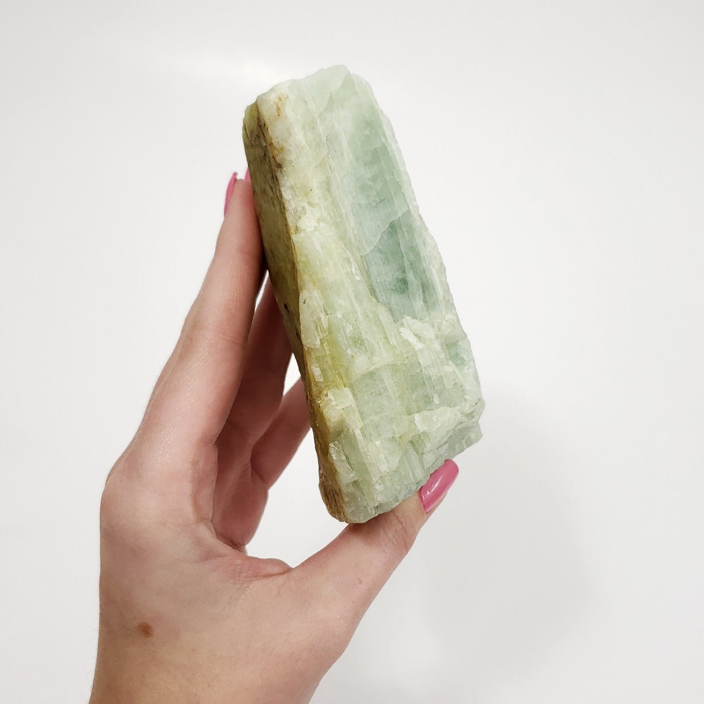 Large Raw Aquamarine Crystal – Soothing Energy and Healing Vibes