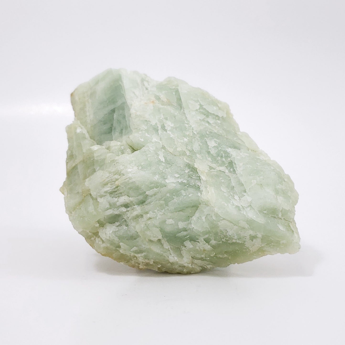 Large Raw Aquamarine Crystal – Soothing Energy and Healing Vibes