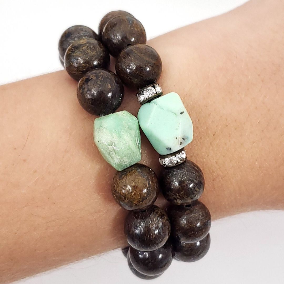 10mm Bronzite Beaded Bracelet with Chrysoprase Focal Bead – Grounded Energy for Your Journey